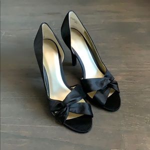 NWOT Nine West black satin evening sandals sz 5.5